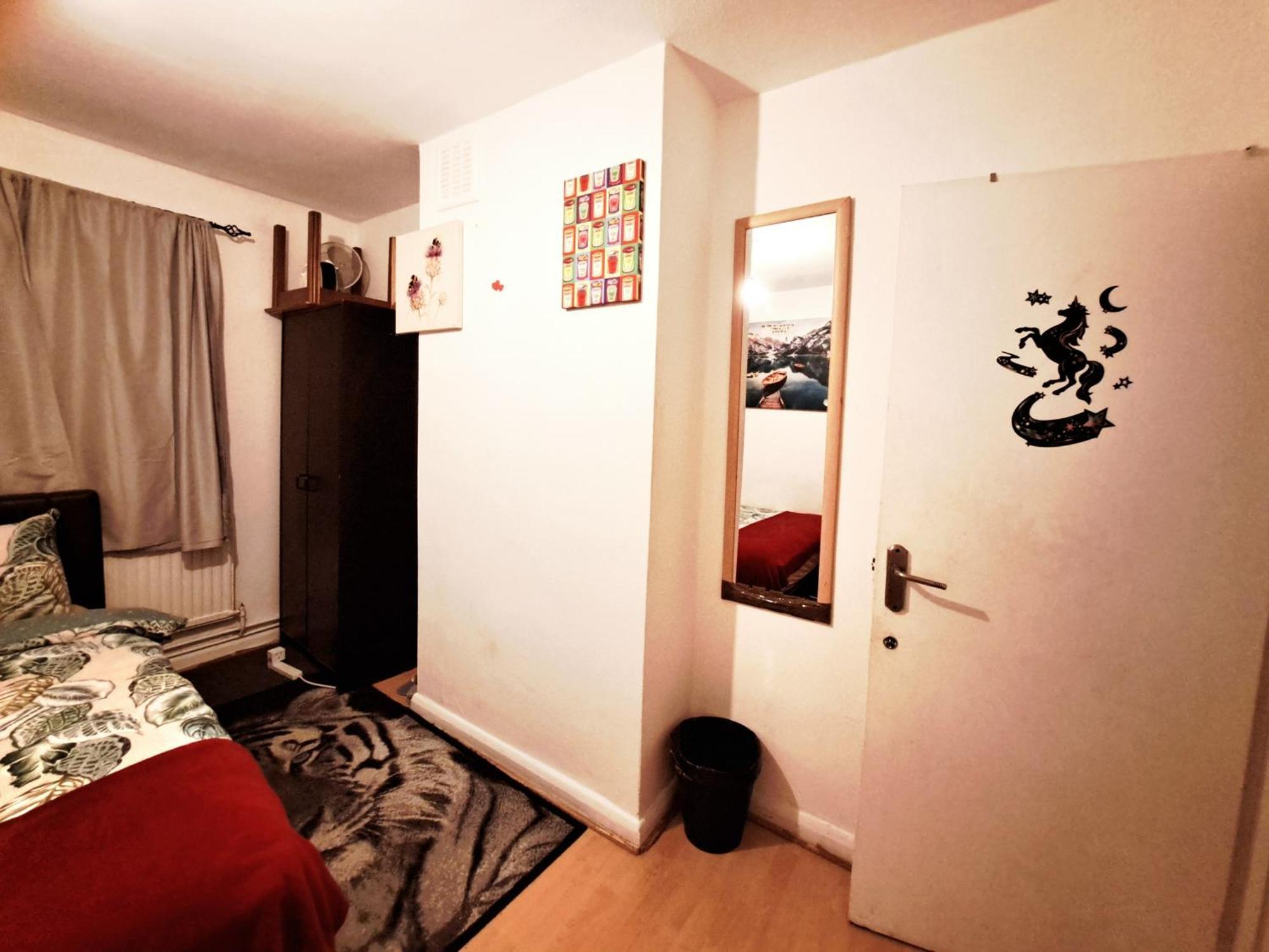 Merciful King Room, In Zone 2-3 Лондон Номер фото